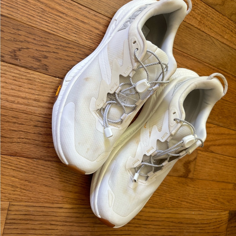 Women’s Hoka one one sport